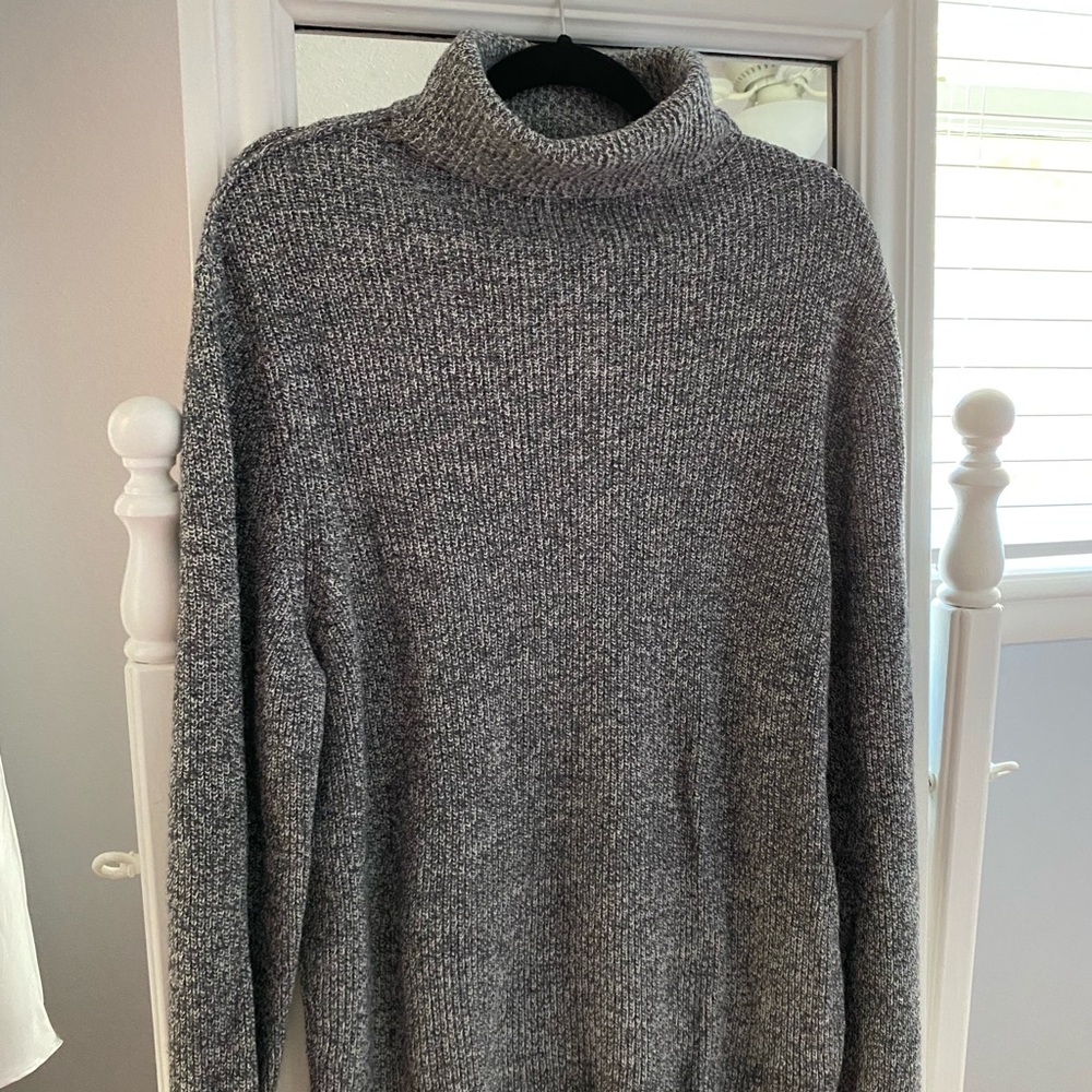 Men’s American Eagle Turtleneck
